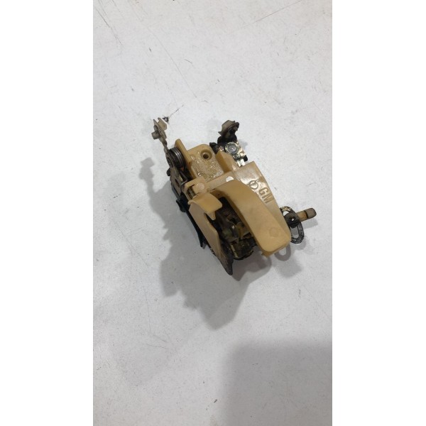 Fechadura Manual Dianteira Esquerda Gm Corsa 2002 2005 2008
