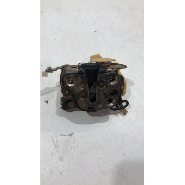 Fechadura Manual Dianteira Esquerda Gm Corsa 2002 2005 2008