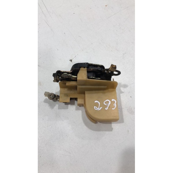 Fechadura Manual Dianteira Esquerda Gm Corsa 2002 2005 2008