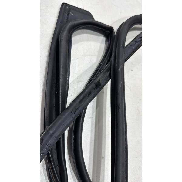 Borracha Guarnição Porta Traseira Esquerda Gm Onix 2013 Á 18