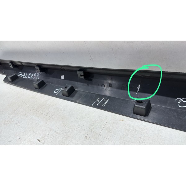 Spoiler Lateral Tracker 2021/ Direita Peça Gm 26227795