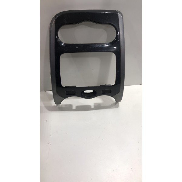 Moldura Rádio Central Painel Sandero 2011 2012 2013 2014