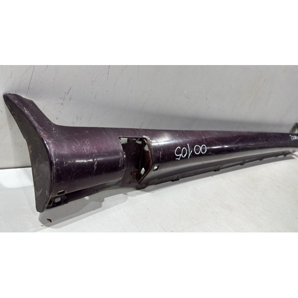 Moldura Acabamento Direito Spoiler Vw Santana 93 A 98 Vermelho