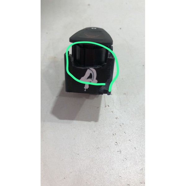 Botão Pisca Alerta/trava Renault Sandero/logan 2015/2020 Preto