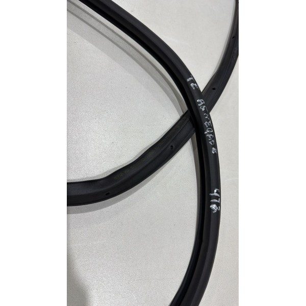 Borracha Guarnição Porta Traseira Esquerda Renegade 2018