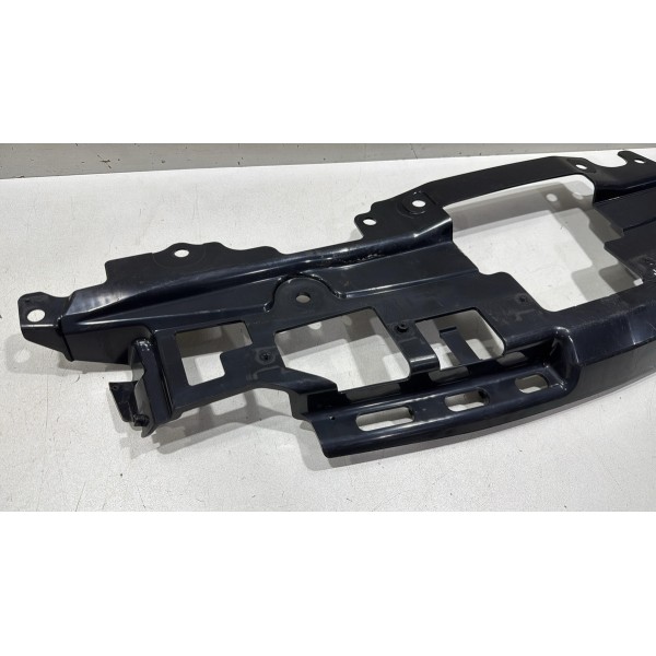 Suporte Superior Da Grade Radiador Chevrolet Sonic Detalhe