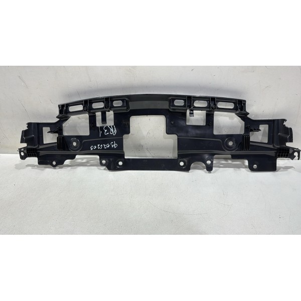 Suporte Superior Da Grade Radiador Chevrolet Sonic Detalhe