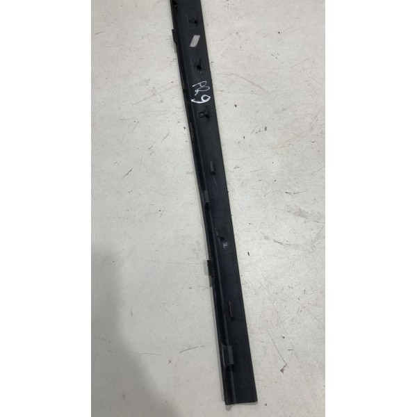 Acabamento Spoiler Esquerdo Renault Oroch Duster 2016 / 2020