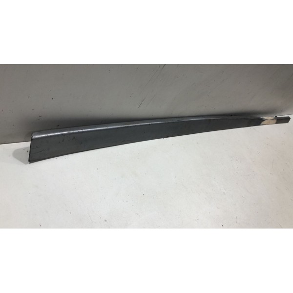 Acabamento Spoiler Esquerdo Renault Oroch Duster 2016 / 2020