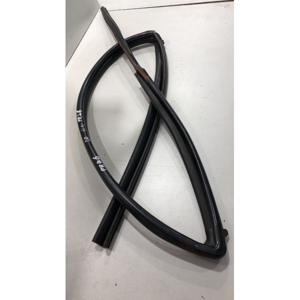 Borracha Canaleta Vidro Porta Dianteira Direita Hilux 2015