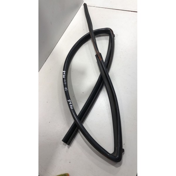 Borracha Canaleta Vidro Porta Dianteira Direita Hilux 2015