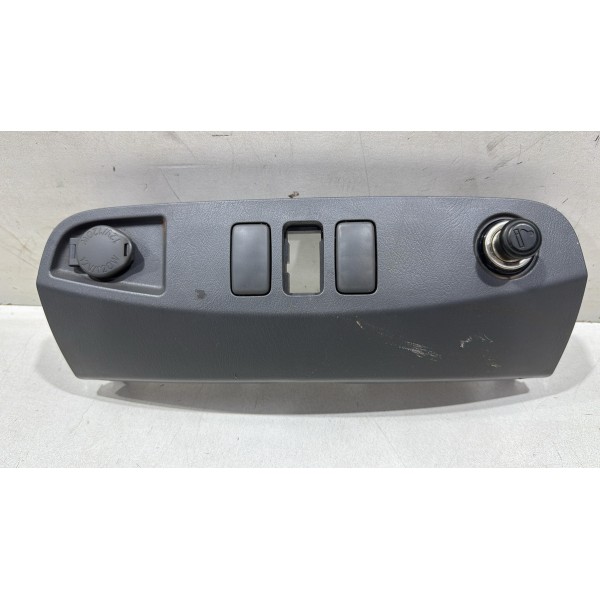 Acabamento Inferior Tomada 12v Hilux Srv 2002/2015