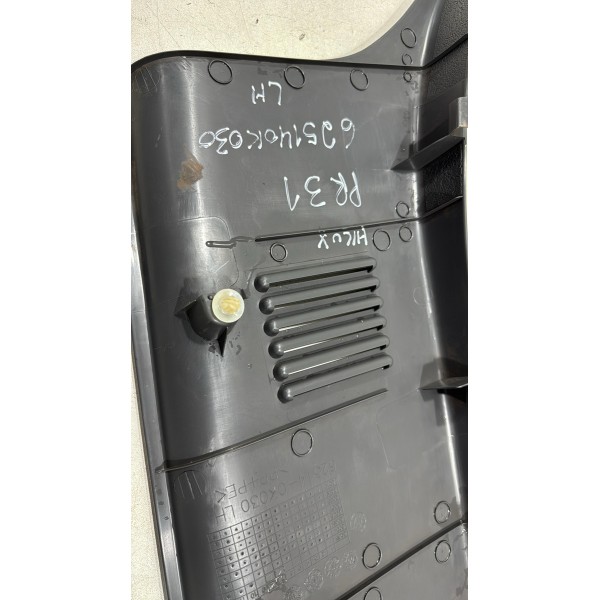 Acabamento Coluna Traseira Esquerda Hillux 2005 A 2015 Acabamento Coluna Traseira Esquerda Hillux 2005 A 2015