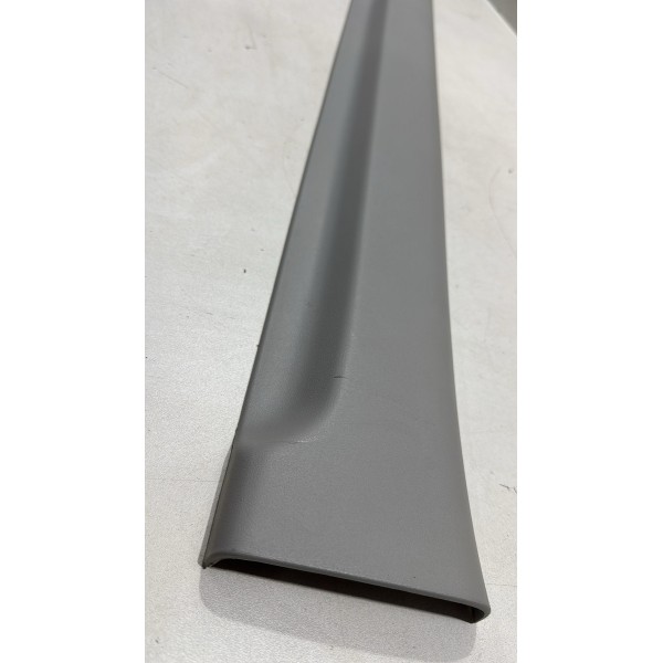 Moldura Acabamento Central Superior Traseiro Hillux 05 A 15