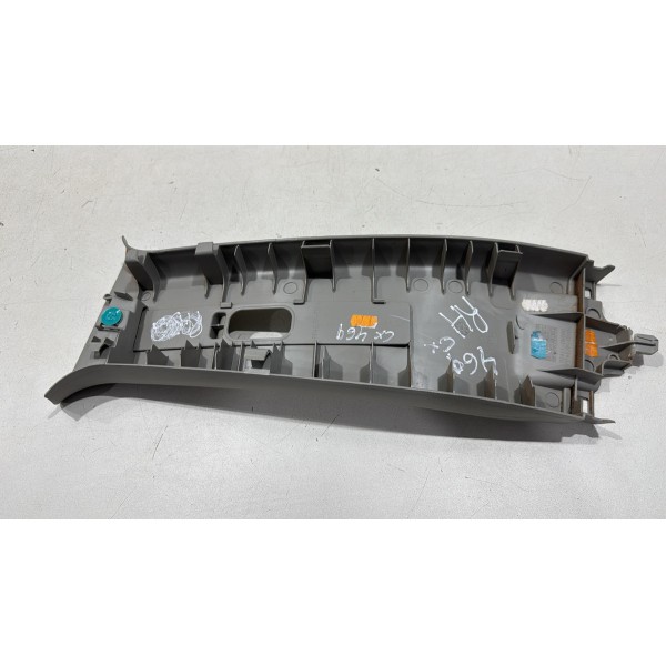 Moldura Coluna Lado Direito Toyota Hilux 2006 2012 A 2015