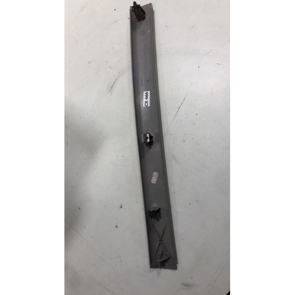 Acabamento Coluna Teto Traseira Direita Focus Hatch 2001/08 Acabamento Coluna Teto Traseira Direita Focus Hatch 2001/08