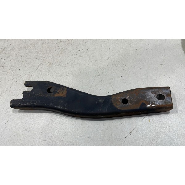 Suporte Parachoque Traseiro Direito Toyota Hilux 2005 Á 2015