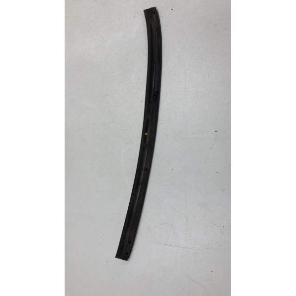 Borracha Inferior Porta Traseira Esquerda Honda Hrv 2017/21