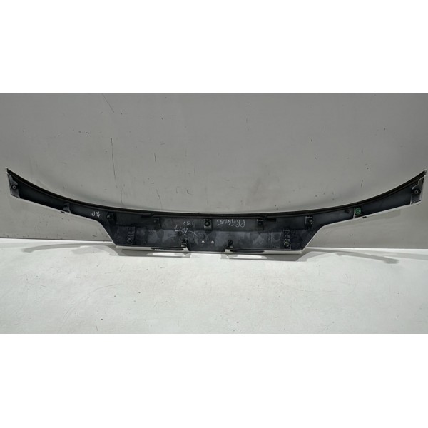 Aplique Moldura Friso Tampa Traseira Honda Hrv 2016 A 2019