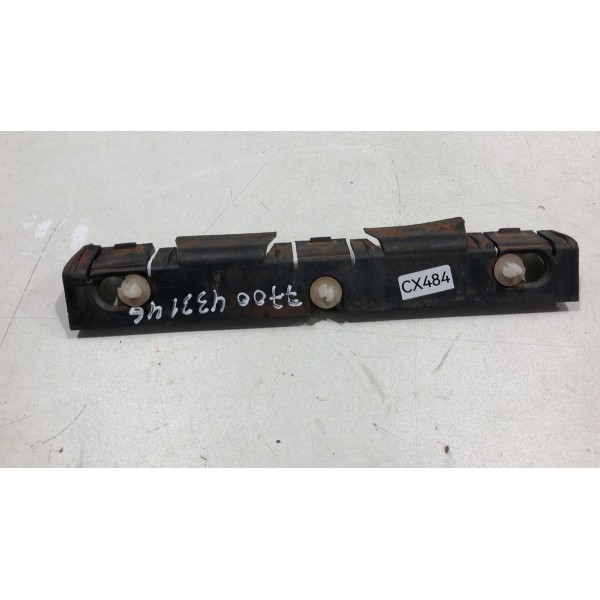 Suporte Guia Parachoque Traseiro Central Clio Sedan 2000-11