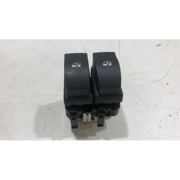 Botão Vidro Duplo Plug Branco Duster Oroch Compare O Modelo