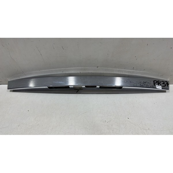 Moldura Traseira Tampa  Cruze Sedan 2011/2016 Usado