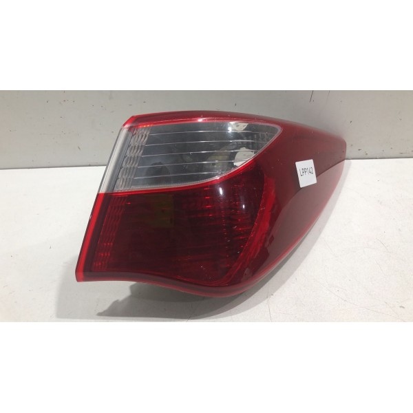 Lanterna Traseira Direita Hyundai Hb20 Sedan (detalhes) Lanterna Traseira Direita Hyundai Hb20 Sedan (detalhes)