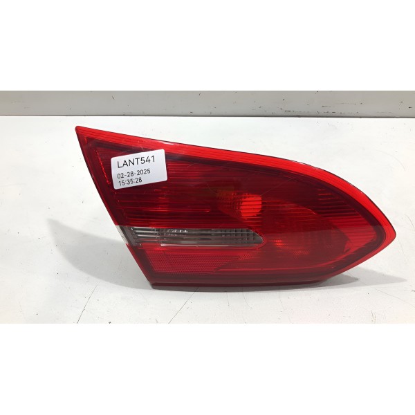 Lanterna De Tampa Esquerda Ford Focus Sedan 2016 2019