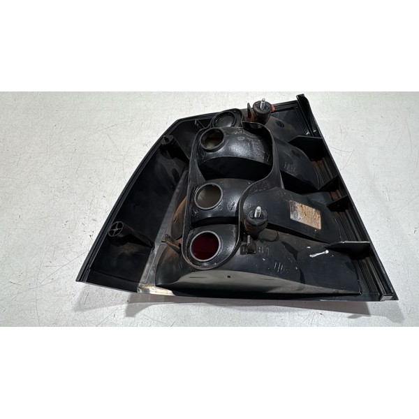 Lanterna Direita Gm Astra Hatch 2005/2011 Original Detalhe Lanterna Direita Gm Astra Hatch 2005/2011 Original Detalhe