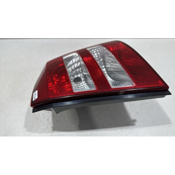 Lanterna Direita Gm Astra Hatch 2005/2011 Original Detalhe Lanterna Direita Gm Astra Hatch 2005/2011 Original Detalhe