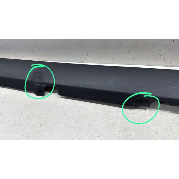 Spoiler Lateral Direito Jeep Renegade Detalhe