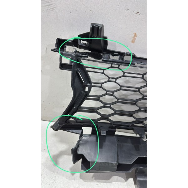 Grade Parachoque Dianteiro Sandero 2015 2016 2017 18 Detalhe Grade Parachoque Dianteiro Sandero 2015 2016 2017 18 Detalhe