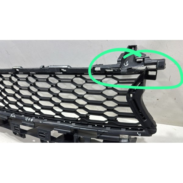 Grade Parachoque Dianteiro Sandero 2015 2016 2017 18 Detalhe Grade Parachoque Dianteiro Sandero 2015 2016 2017 18 Detalhe