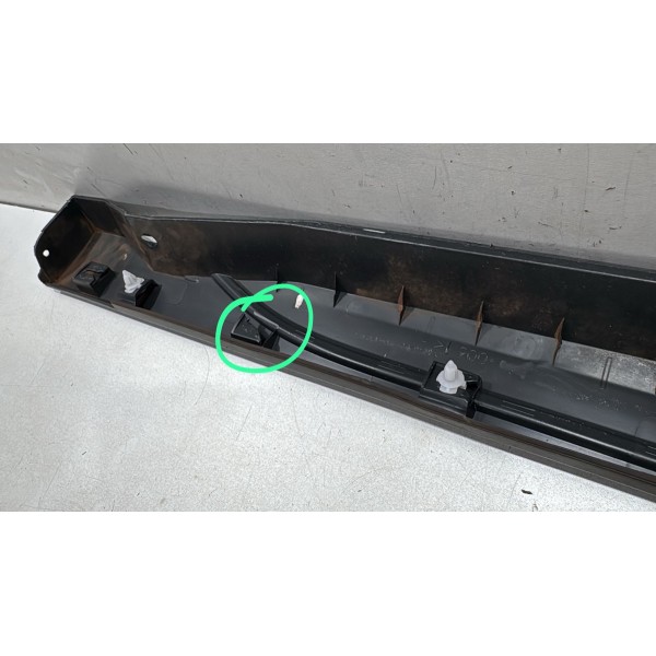 Spoiler Lateral Esquerdo Vw Nivus Highline 2022 2023 (usado)
