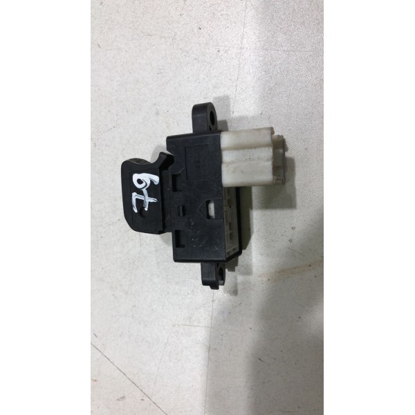 Botão Vidro Elétrico Nissan Sentra Traseiro Botão Vidro Elétrico Nissan Sentra Traseiro