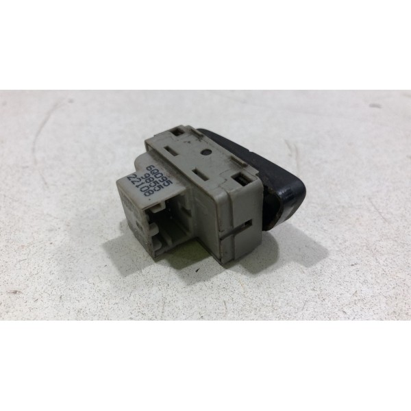 Botão Comando Vidro Traseiro Direita Vw Fox/gol/polo 03 A 05