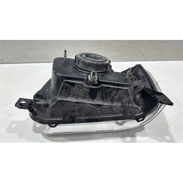 Farol Direito Uno Fiorino 2004 2005 2006 2007 2008 2009 2010 Farol Direito Uno Fiorino 2004 2005 2006 2007 2008 2009 2010