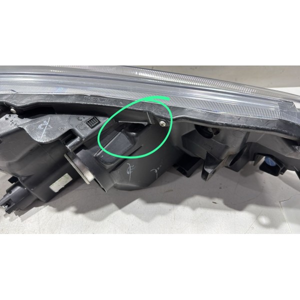 Farol Toyota Yaris 2018 2019 2020 2021 2022 2023 Esquerdo Farol Toyota Yaris 2018 2019 2020 2021 2022 2023 Esquerdo