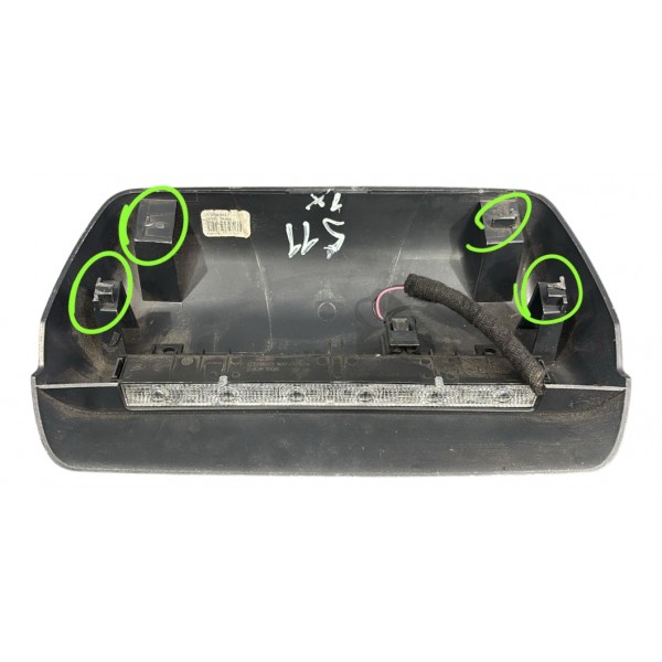 Brake Light Luz De Freio Nissan Kicks 2017 2020 Com Detalhe Brake Light Luz De Freio Nissan Kicks 2017 2020 Com Detalhe