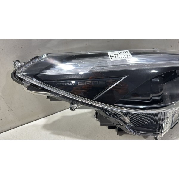 Farol Direito Toyota Corolla Cross 2022 A 2024 Detalhes Farol Direito Toyota Corolla Cross 2022 A 2024 Detalhes
