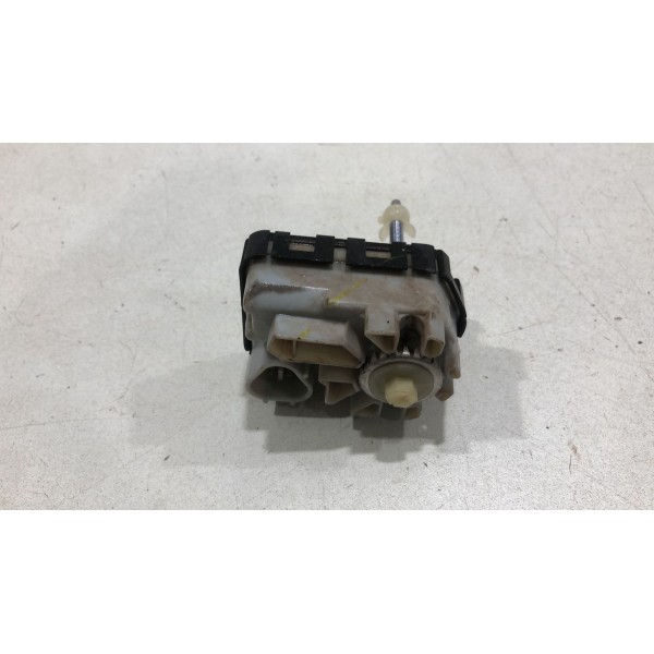 Motor Elétrico Da Regulagem Farol Direito Hilux Sw4 2.8 2017
