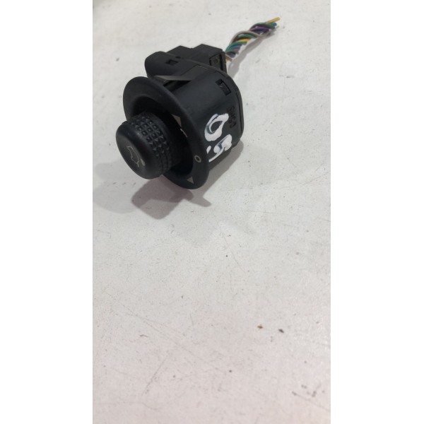 Botão Comando Retrovisor Elétrico Ford Ka 2015 Á 2020 Orig Botão Comando Retrovisor Elétrico Ford Ka 2015 Á 2020 Orig