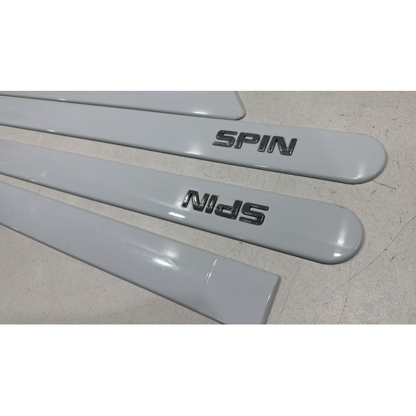 Jogo De Frisos Laterais Chevrolet Spin Branco Jogo De Frisos Laterais Chevrolet Spin Branco