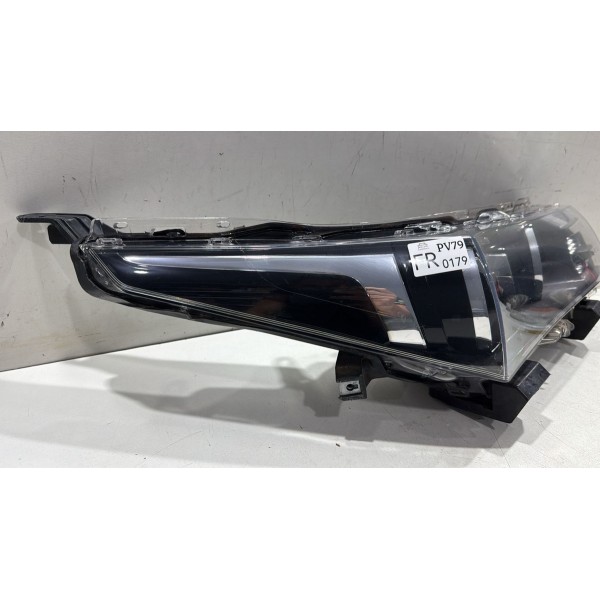 Farol Direito Toyota Corolla 2015 2016 2017 Detalhe Farol Direito Toyota Corolla 2015 2016 2017 Detalhe