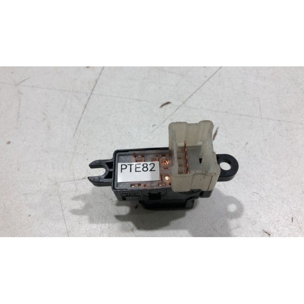 Botão Vidro Elétrico Dianteiro Direito Nissan Versa 15 2020