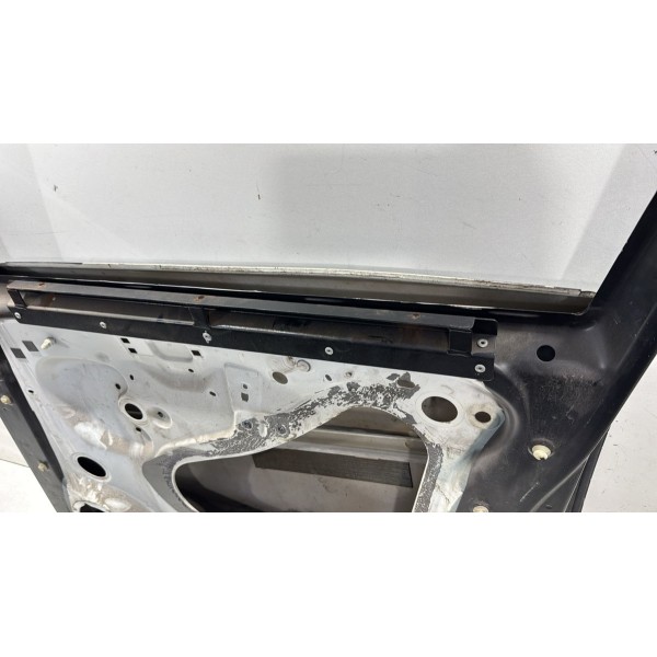 Porta Dianteira Direita Amarok 2010 A 2020 Detalhes .