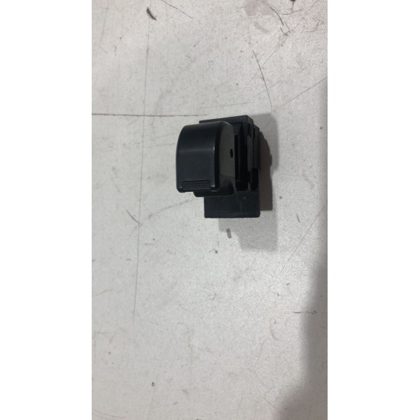 Botão Vidro Elétrico Dianteiro Direito Chery Celer  2014/16