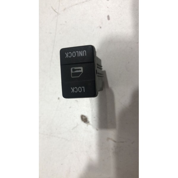 Botão Trava Porta Toyota Etios 2013 A 2020 R191572