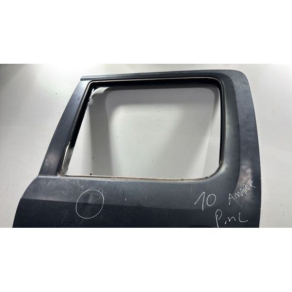 Porta Traseira Esquerda Volkswagen Amarok 2010 2020 Detalhe