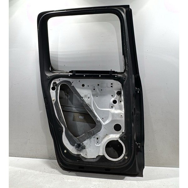 Porta Traseira Esquerda Volkswagen Amarok 2010 2020 Detalhe